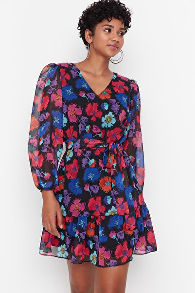 Trendyol Collection Vzorované tkané šaty s černým páskem TWOAW23EL00350