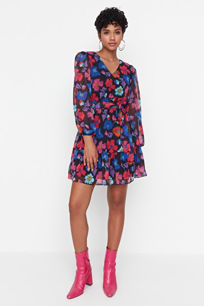 Trendyol Collection Vzorované tkané šaty s černým páskem TWOAW23EL00350