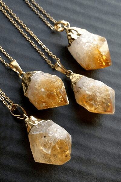 Tesbih Atölyesi Sertifikalı Ham Para Mıknatısı Doğal Sitrin Taşı Kolye (24K ALTIN KAPLAMA)