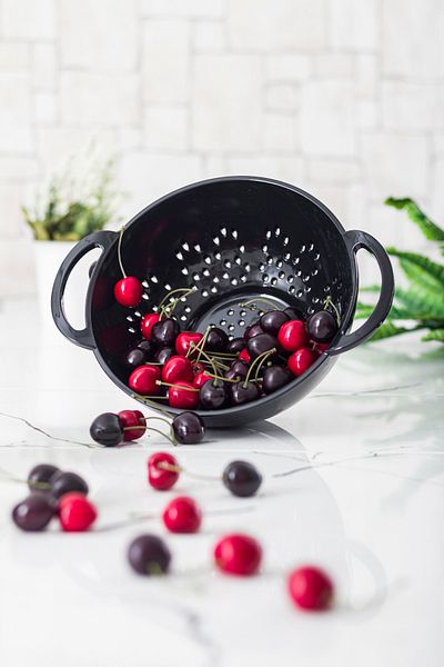 EW's Kitchenware Acrylic Matte Black Strainer