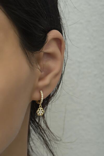 Nereze 925 Ayar Gümüş Sallantılı Gold Kartanesi Küpe