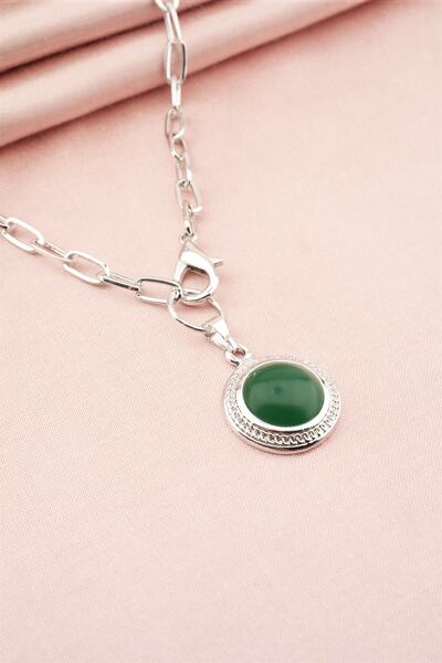 By Zeyna Aksesuar قلادة ميدالية نسائية بتصميم خاص من البلاستيك الملون بالحجر