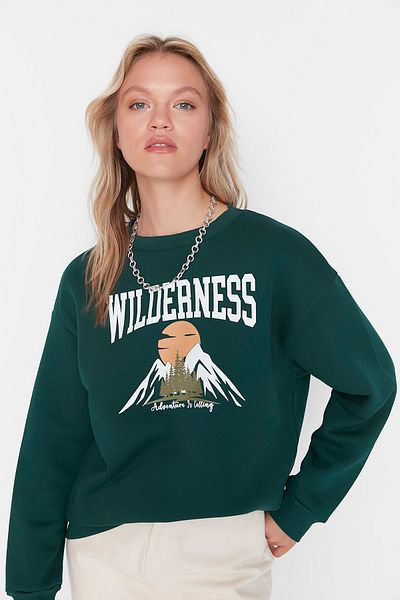 Trendyol Collection Smaragdově zelená tištěná tlustá fleece uvnitř Uvolněná/pohodlná pletená mikina TWOAW23SW00559