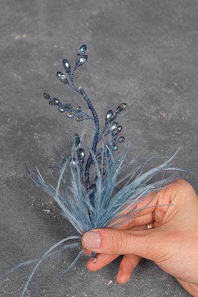 Bride Aksesuar Dünyası Accesoriu de păr de mireasă cu două fețe, cu pene și cristale, personalizate pentru mirese – Coroană – Coroană – Coroană