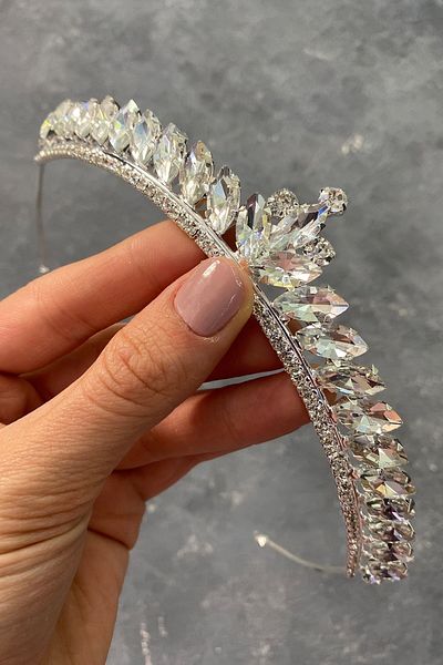 Bride Aksesuar Dünyası Coroana de mireasa subtire model Es de culoare argintie – Coroana – Coroana – Coroana