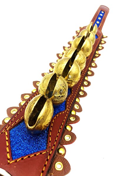 Tasma Market Kahverengi Büyük Zilli Simli Deri Köpek Tasması