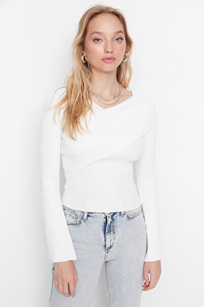Trendyol Collection Ecru Spanish Sleeve Knitwear Sweater TWOAW23KZ0053