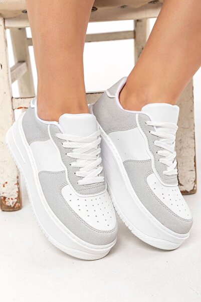 İmerShoes حذاء رياضي نسائي كاجوال باللون الأبيض والرمادي برباط خفيف الوزن وسميك ونعل مسطح للمشي 451