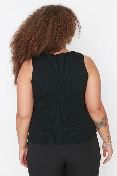 Trendyol Curve Λεπτομερής Λεπτομερής Πλεκτή Μπλούζα Μαύρος Σταυρός TBBAW23AF00042