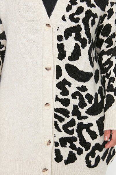 Trendyol Curve Multicolored Patterned Knitwear Cardigan TBBAW23AV00016
