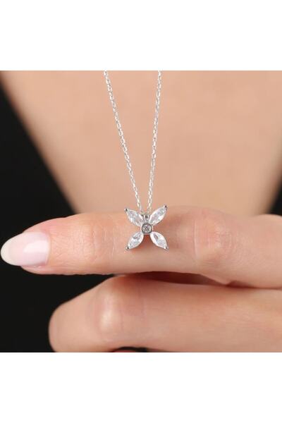 Mia Vento Pırlanta Montür Markizin Işıltısı Gümüş Kolye