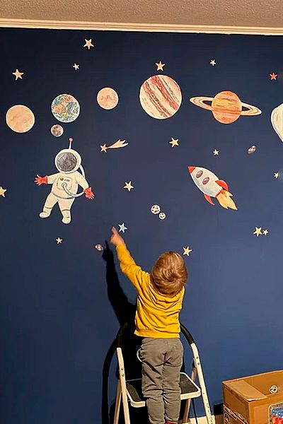 TUGİBU Αυτοκόλλητο τοίχου για παιδικό δωμάτιο Astronaut And Planets