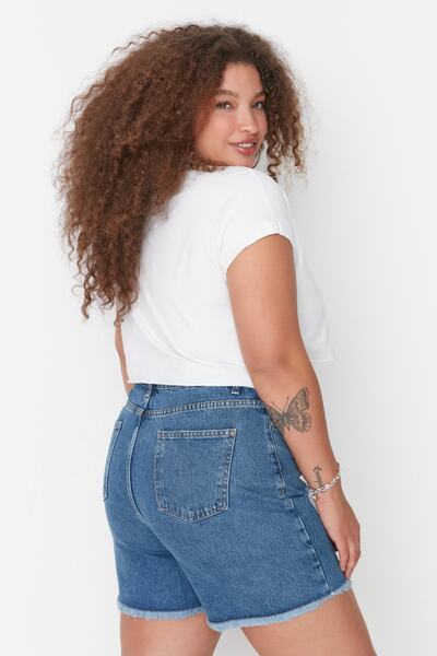 Trendyol Curve Tmavě modré džínové šortky s vysokým pasem a bermudy TBBSS22SR0165