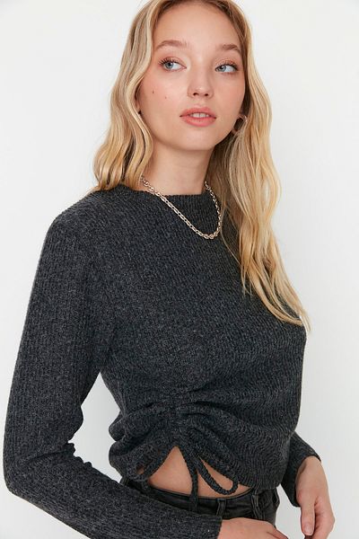 Trendyol Collection Antracitová žebrovaná pletená halenka s nabíraným detailem v pase TWOAW23BZ00464