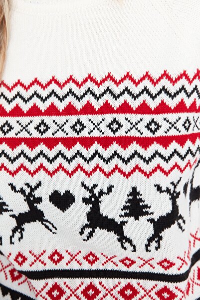 Trendyol Collection Svetr z ecru vánočního žakárového úpletu