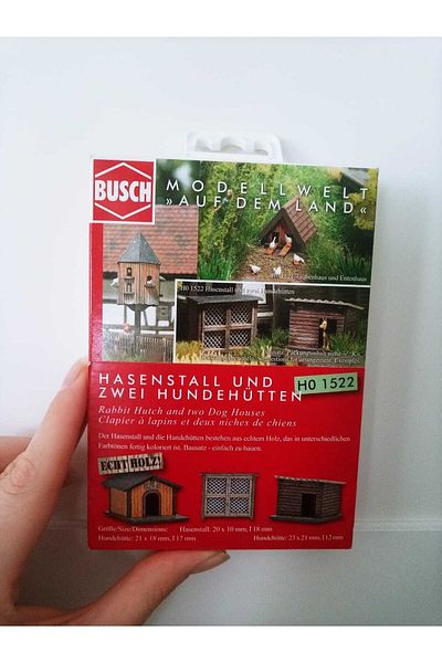 Busch 1:87 Ho Dog Huts And Rabbit Cage Miniature Model