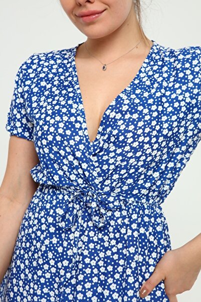 KaSheHa Mavi Kruvaze Yaka Puantiye Desenli Bağcıklı Eteği Pileli Dokuma Viskon Kloş Elbise 95 Cm