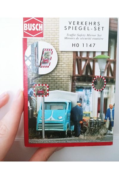 Busch 1:87 Ho Model Traffic Mirror Set for Diorama