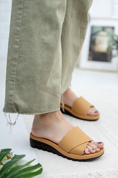 Taran Women's Brown Danna Comfort Slippers