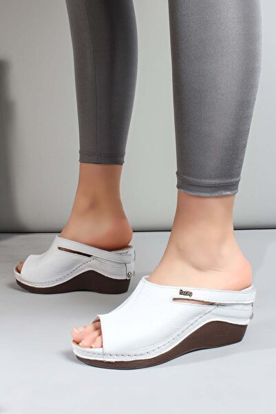 FAST STEP Дамски пантофки с платформа от естествена кожа в бял цвят 972za1001