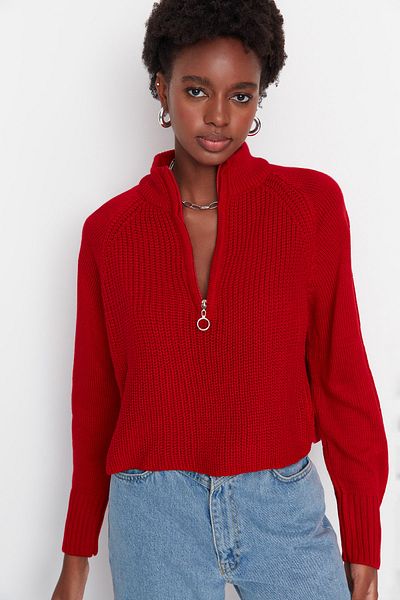 Trendyol Collection Roter Crop-Strickpullover mit Stehkragen – Reißverschluss TWOAW22KZ1632