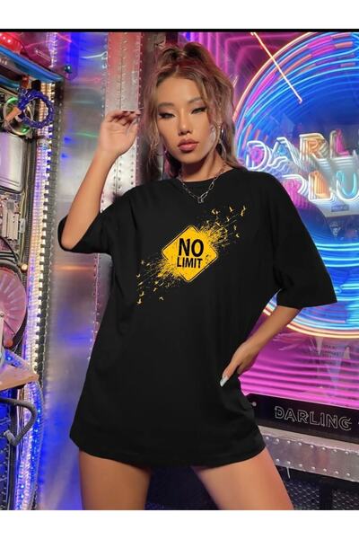 LOUİSA تيشيرت أسود مطبوع بدون حدود للجنسين