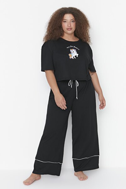 Trendyol Curve Plus Size Pajama Set - Black - With Slogan