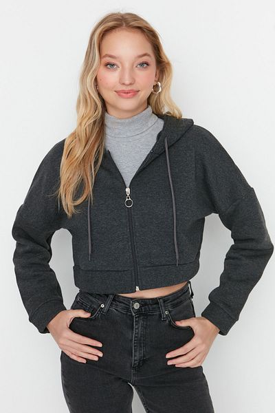 Trendyol Collection Antracitová mikina na zip s kapucí, tlustý fleece uvnitř TWOAW23SW00028