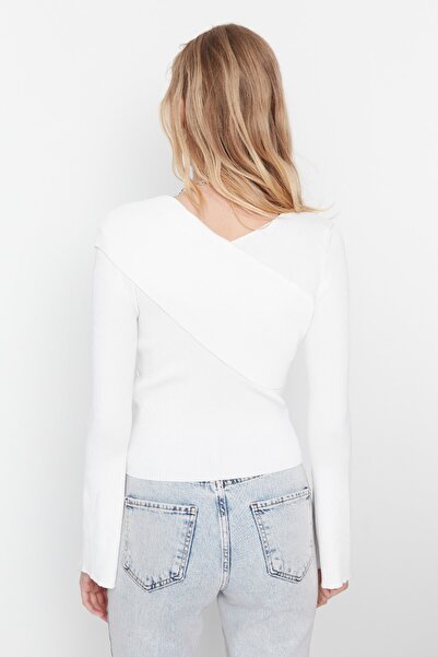 Trendyol Collection Ecru Spanish Sleeve Knitwear Sweater TWOAW23KZ0053