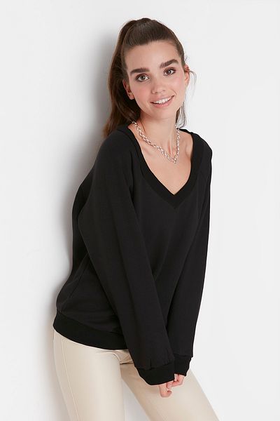 Trendyol Collection Schwarzes Boots-Sweatshirt mit V-Ausschnitt und dickem Fleece innen, Strick, TWOAW23SW00184