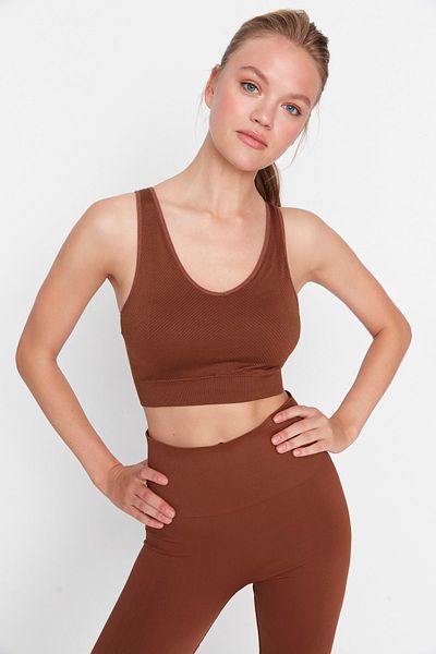 Trendyol Collection Brown Seamless/Seamless Supported Diagonal Knitted V-Neck Knitted Sports Bra TWOAW23SS00022