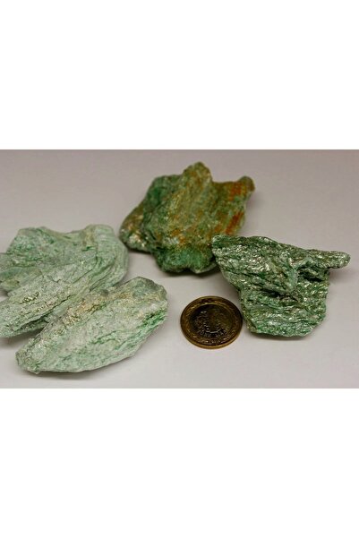 Yasamtohumu قطعة حجر خام من فوشسيت (نطاق 35-50 جرام)