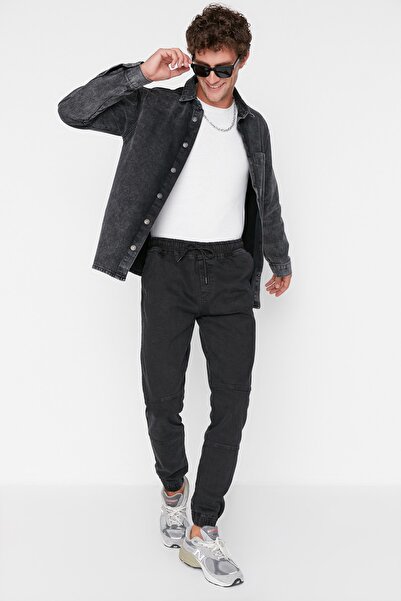 Kolekcia Trendyol Antracitové dymové džínsy Jogger s pohodlným strihom a detailom šitia TMNAW23JE00060