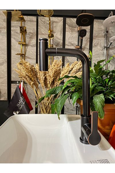 İSAOĞLU YAPI Matte Black Spiral Kitchen Faucet Sink Faucet Pivoting Head Sink Faucet