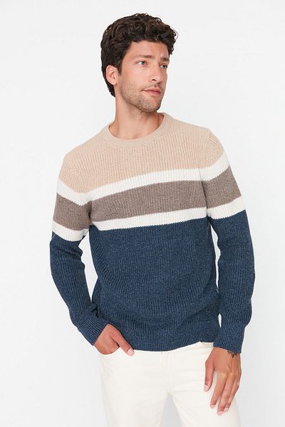 Trendyol Collection Beigefarbener Slim-Fit-Strickpullover mit Rundhalsausschnitt – Farbblock, Wolle TMNAW22KZ0343