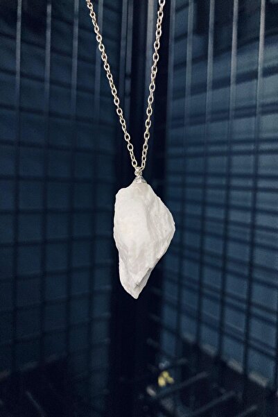 Black Swan Gift & Accessories قلادة حجر هاوليت الخام الأصلي
