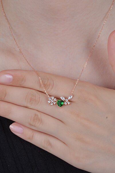 ESSARE 925 Ayar Gümüş Yeşil Kalp Taşlı Tasarım Kolye