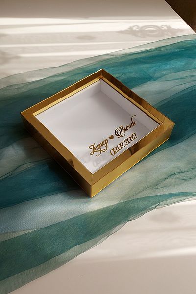 Verda Çerçeve 25x25 Cm Gold Plexi Covered Rose Memory Frame!Rose Box