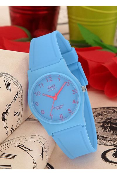 Q&Q Waterproof Silicone Cord Women's Wristwatch Vp34