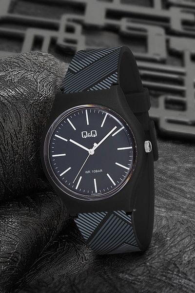 Q&Q Waterproof Silicone Cord Women's Wristwatch Vs52