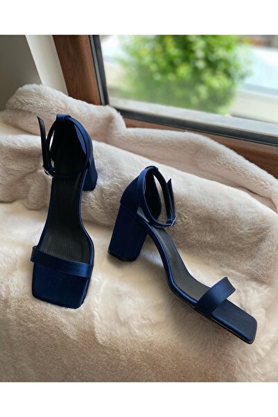 LADİESHOE Square Toe Satin Sandals