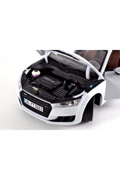 Minichamps 1:18 Scale Audi Tt Roadster Glacier White
