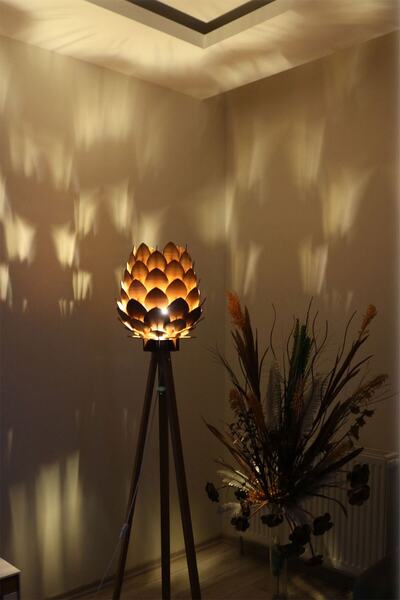 3D SERGİ Lambader - Dekoratif Ahşap Kozalak Lambader Hisar Cevizi / Koyu Kahve Ayak