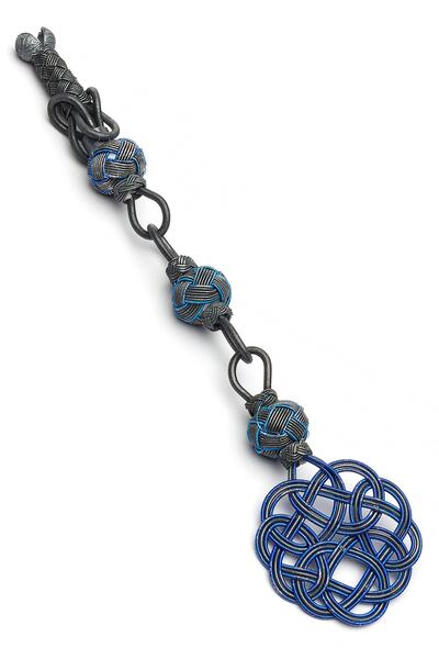 OTTOTESBİH Model Daisy acoperit cu oxid albastru - ciucuri din argint 1000 de 6,4 gr