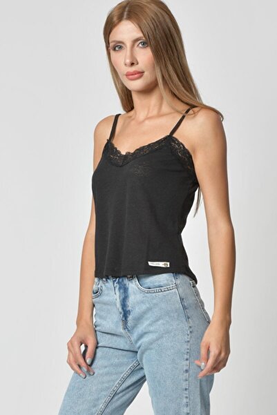 Cotton Candy Lace Detailed V-Neck Short Undershirt - Black