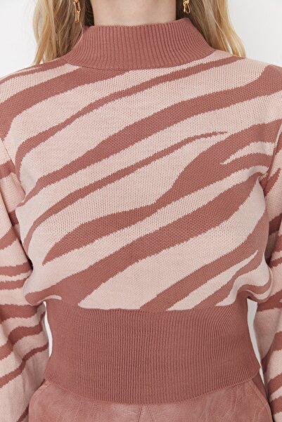 Trendyol Collection Zebra mintás Dusty Rose Crop kötöttáru pulóver - TWOAW21KZ0010