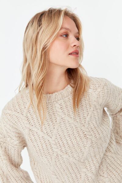Trendyol Collection Široký pletený svetr s jemným kamenem a texturou TWOAW23KZ01373