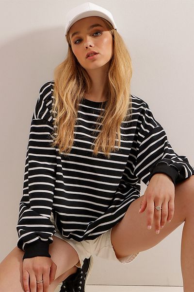 Trend Alaçatı Stili Dámská černo-bílá oversize mikina s výstřihem a výstřihem se dvěma nitěmi ALC-X8873