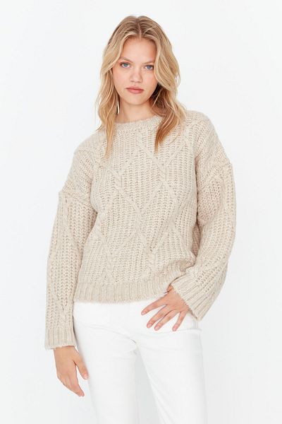 Trendyol Collection Weit geschnittener Pullover aus weichem, strukturiertem Strick – TWOAW23KZ01373