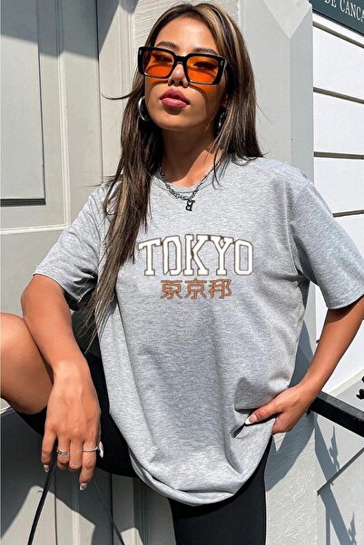 AFROGİYİM Жіноча сіра футболка Oversize з написом Tokyo